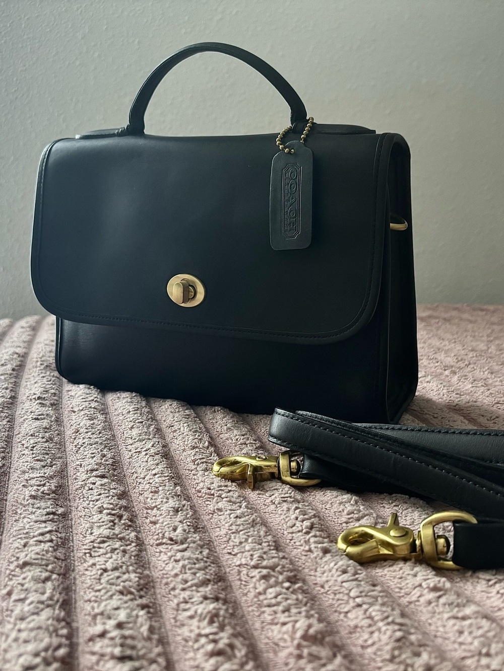 Authentic Vintage Coach Court bag 1980s-1990s (Style #9870)